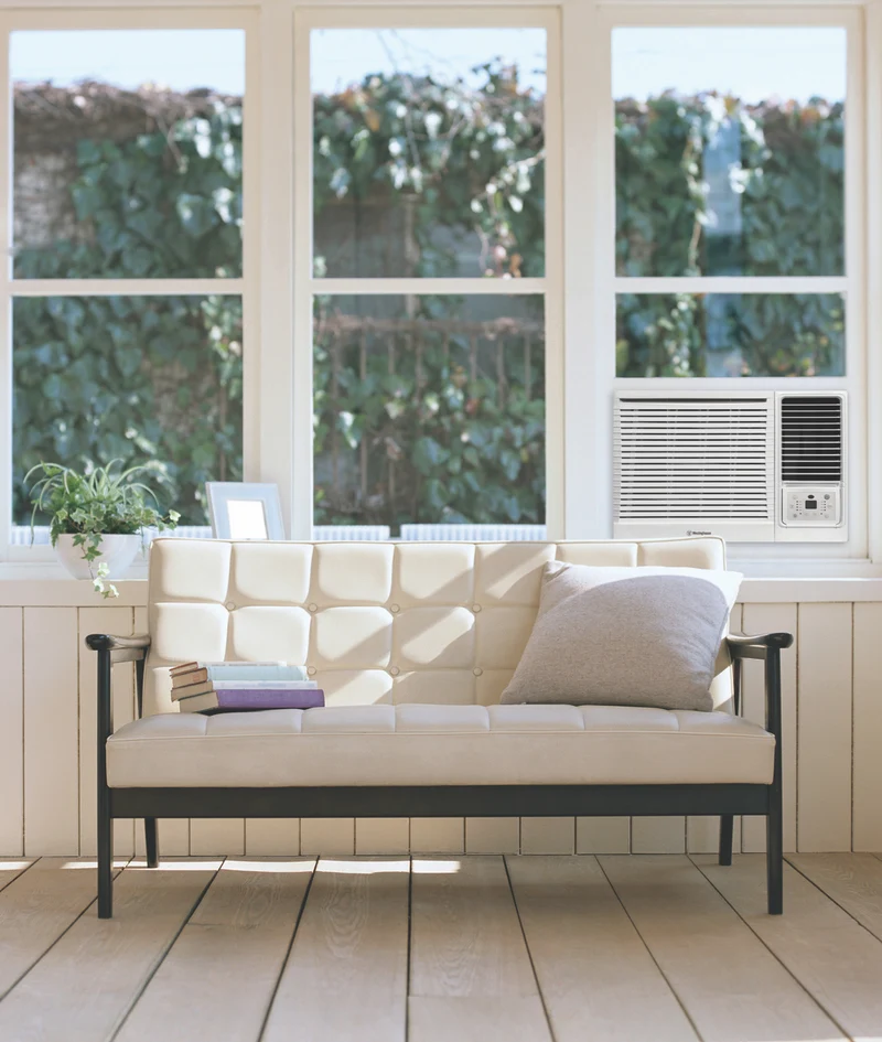Westinghouse C2.7 kW H2.4 kW Reverse Cycle Box Air Conditioner W/ LCD Remote