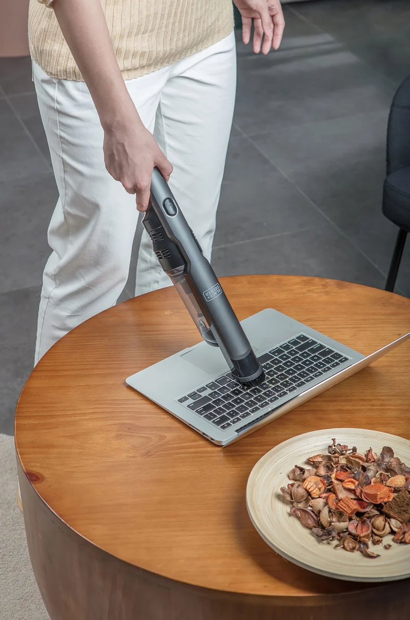 BLACK & DECKER 12V Brushless Hand Vacuum Black