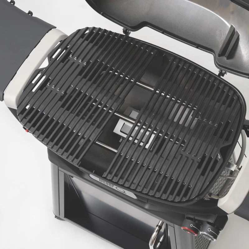 Weber Family Q 3100N+ LP Midnight Black