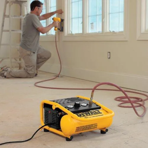 DEWALT Air Compressor, 135-PSI Max, 1 Gallon (D55140)