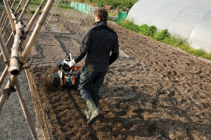 Motobineuse thermique STIHL MH 585