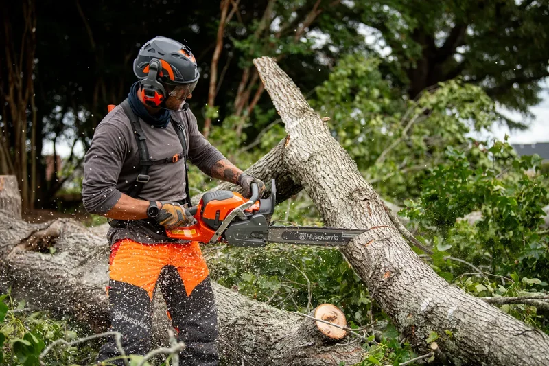 Husqvarna 564 XP® Fuel Injected Chainsaw