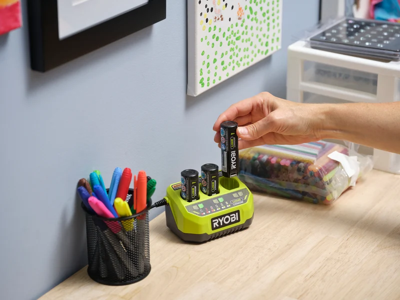 USB Lithium 3-Port Charger