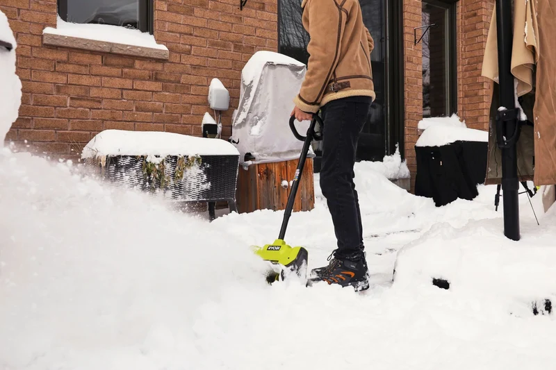 18V ONE+ 10" Snow Shovel Kit