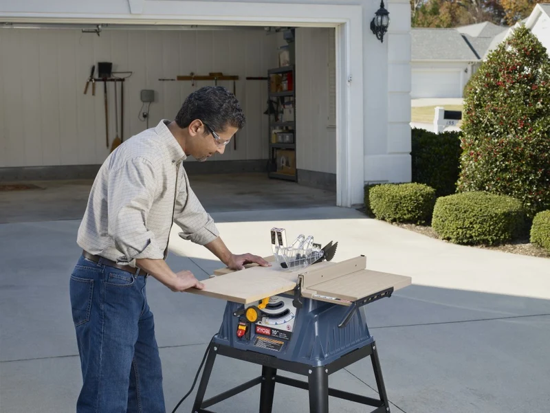 10" Table Saw with Steel Stand