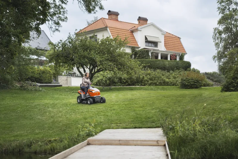Tracteur tondeuse Husqvarna TS 112