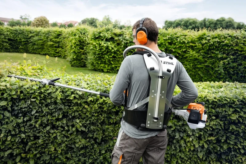Taille-haie sur perche thermique STIHL HL 94 C-E