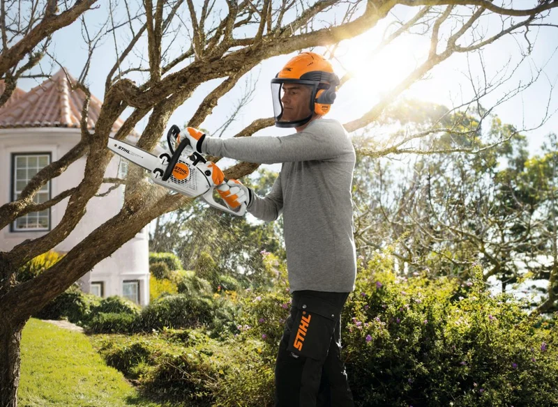 Tronçonneuse thermique STIHL MS 151 C-E 30CM