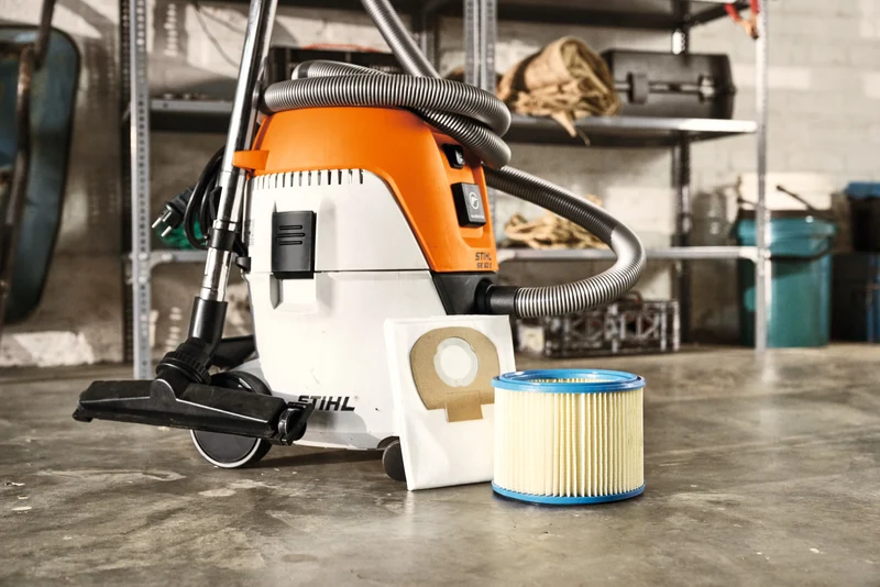 Aspirateur eau et poussière STIHL SE 122